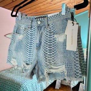 Blue revival denim snake skin shorts size 25